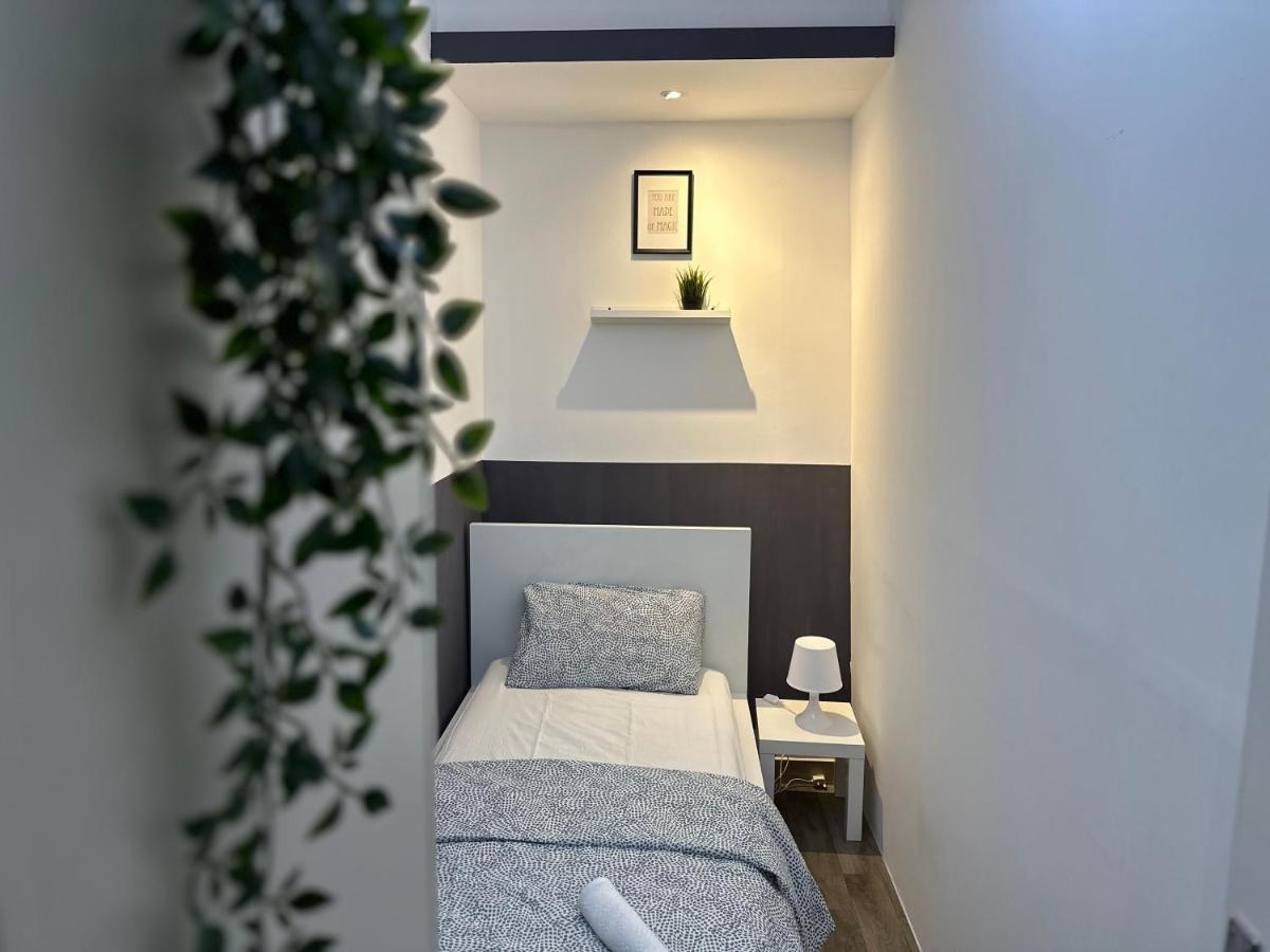 Traveller Partition Room In Al Barsha 1 Near Metro Dubai Exterior foto